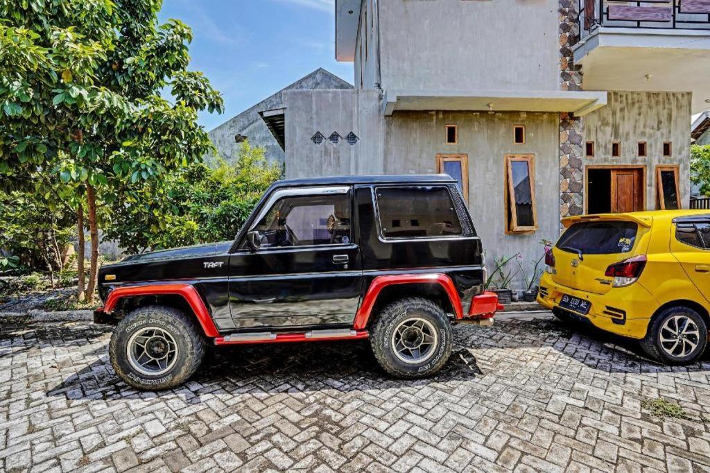 Spot On 91824 Rumah Kaloka Syariah Probolinggo Exterior photo